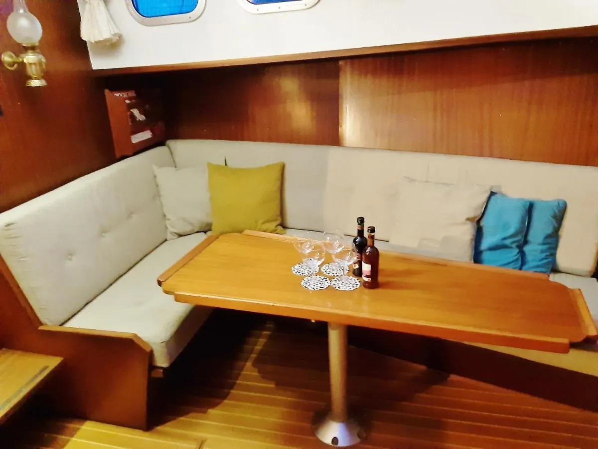 Motor Yacht Almaz Hotell Amsterdam 0*,  Nederländerna